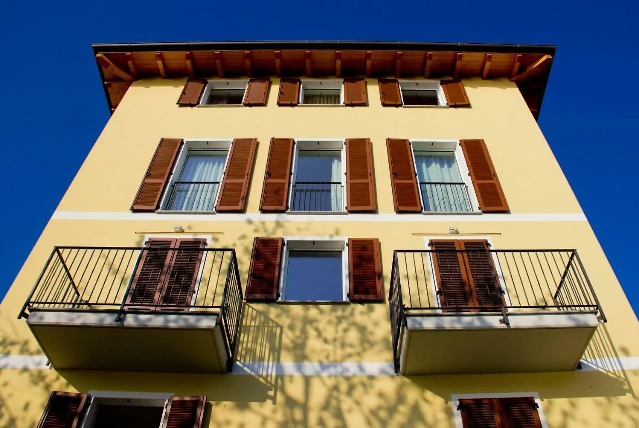 Lakefront Villa Del Pierangelo Cremia 意大利