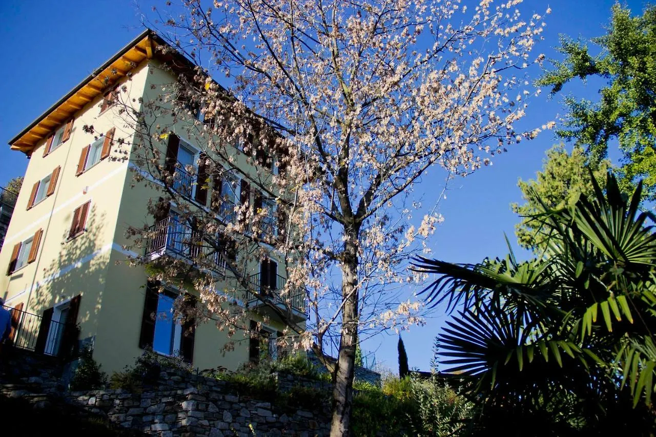 Lakefront Villa Del Pierangelo كريميا شقة