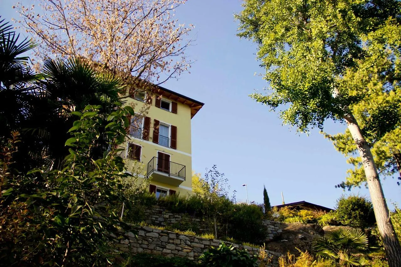 Lakefront Villa Del Pierangelo كريميا شقة